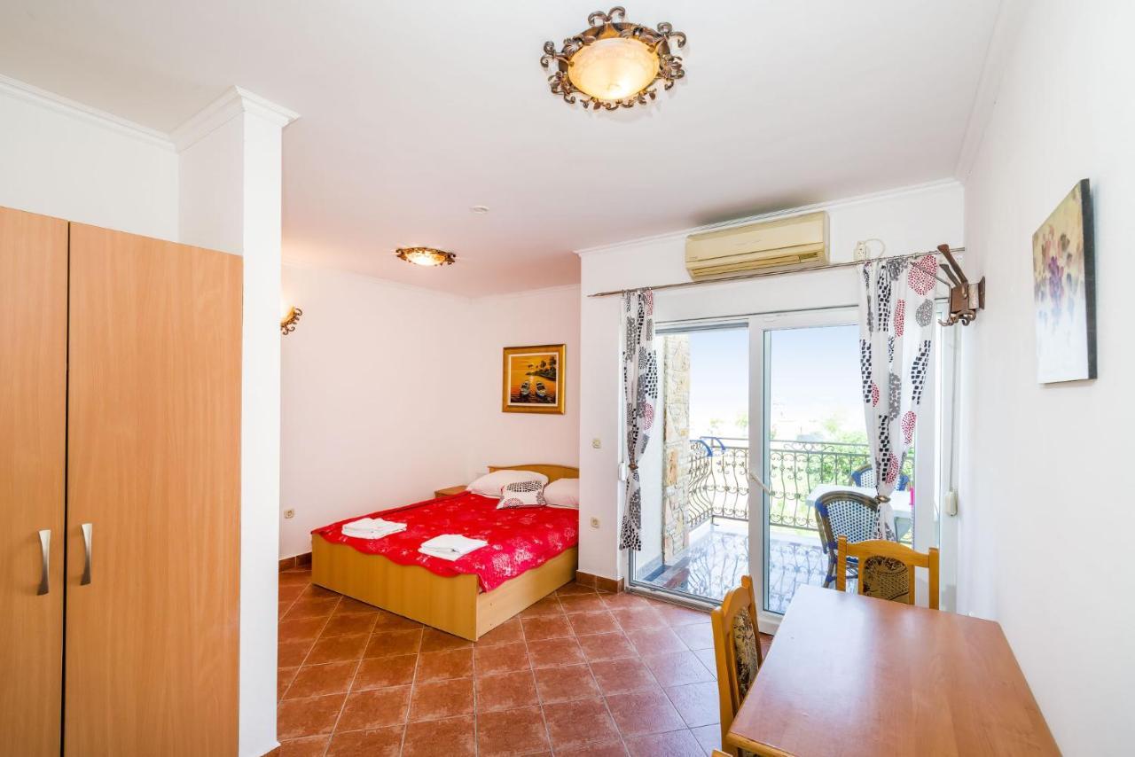 Apartments Bozana Затон Екстериор снимка